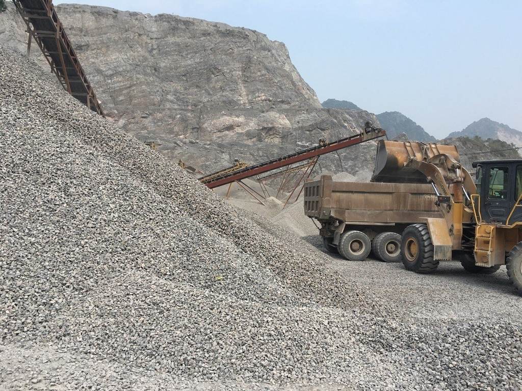 Bulk mineral logistics